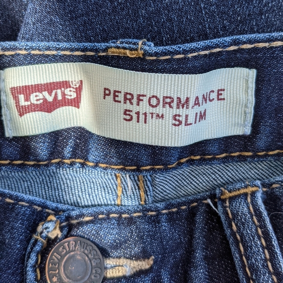 Levi's Performance 511 Slim Shorts.  Tag: 27" waist.  Size: 14 Regular. - Picture 2 of 8